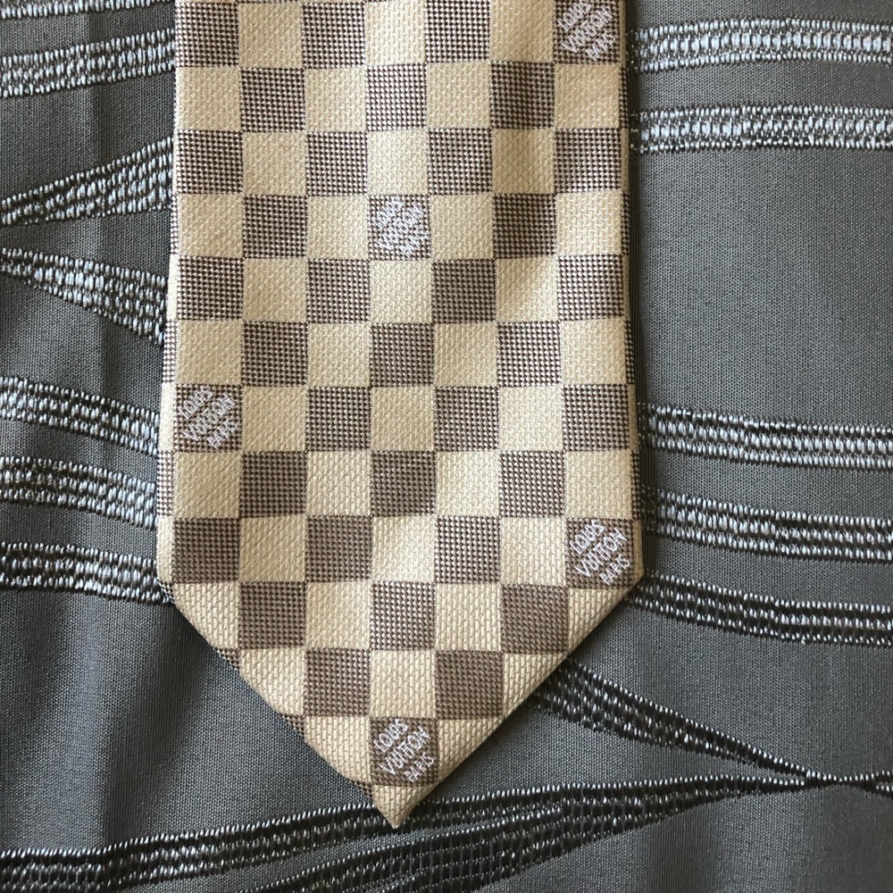 LOUIS VUITTON DAMIER TIE RETAIL $215 NEVER WORN